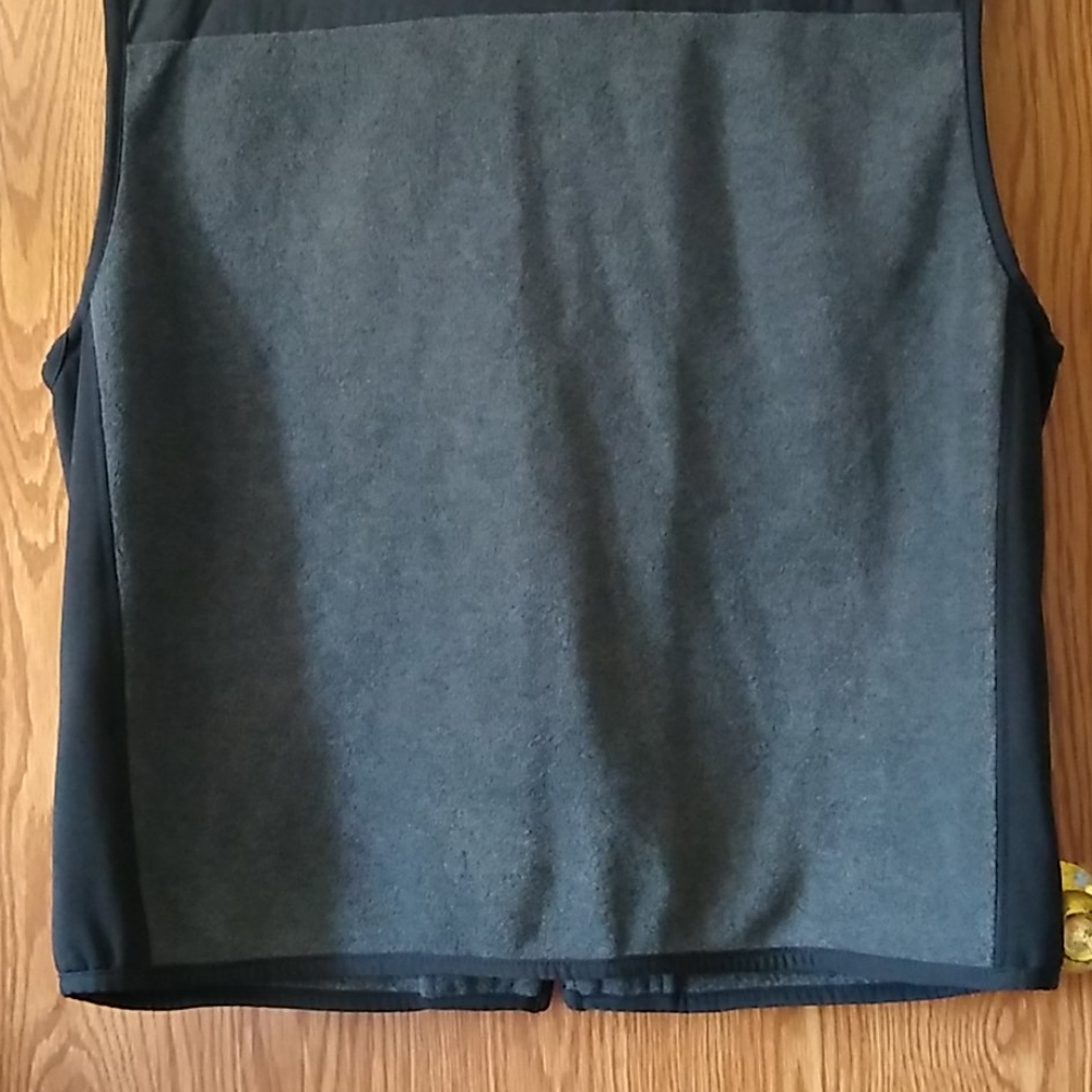 🧥AE Performance Vest - Picture 6 of 7